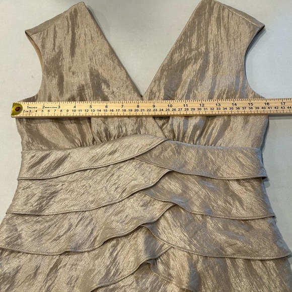 London Times tiered sleeveless cocktail‎ dress in champagne color size 6 - Picture 7 of 14